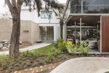 Central Restaurante / Estudio Rafael Freyre