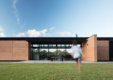 Avonlea House / Robinson Architects