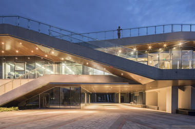 Nanchang Shimao Water City Cloud Office Center / Dplus-Studio