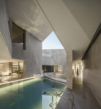 Nirvana Home / AGi Architects