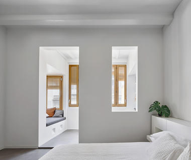 Apartment in Gracia / Kahane Architects + Maria Alarcón