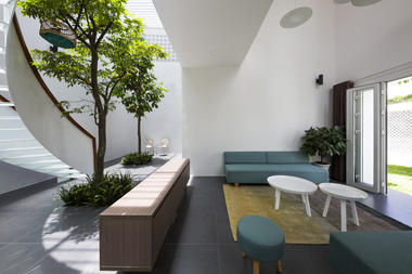 T House / Creative Architects