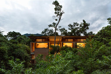 Beach House in Prumirim / brro arquitetos