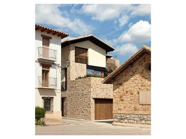 House in Rubielos de Mora / Ramón Esteve Estudio