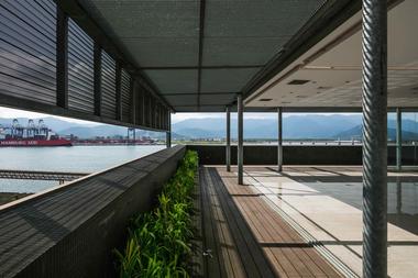 Almares Building / Reinach Mendonça Arquitetos Associados