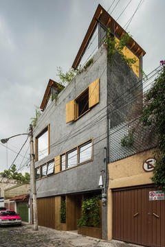 Casa Coroco 5 / Taller de Arquitectura Miguel Montor