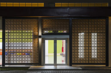 Active Passive Hybrid Design Canteen / TAISEI DESIGN Planners Architects & Engineers