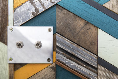 Reutilización de la madera: transformando piezas descartadas en objetos de arte