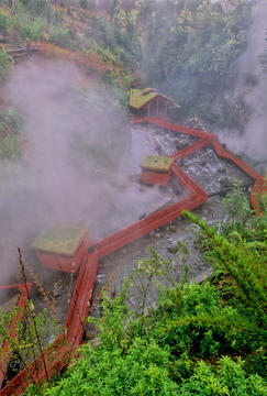 Gallery of Termas Geométricas Hot Springs Complex / Germán del Sol  - 28
