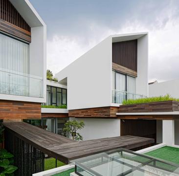 Long House / TWS & Partners