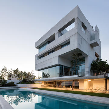 AZ House / nabil gholam architects
