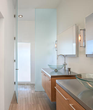Gallery of  Metropole 708 / Robert M. Gurney  - 7