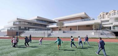 Gallery of Experimental Primary School of Suzhou Science and Technology Town / Atelier Z+ , Dplus Studio  - 13
