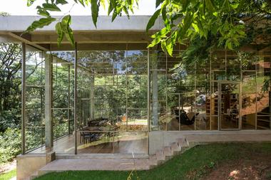 Casa Biblioteca / Atelier Branco Arquitetura