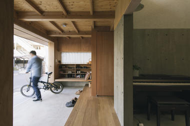 Gallery of House in Kita-Koshigaya / tamotsu ito architecture office  - 18