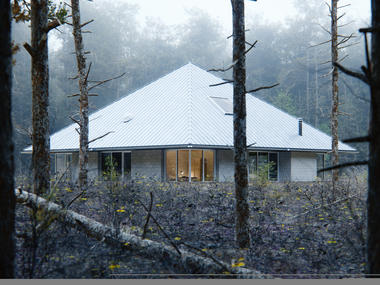 Gallery of WOJR Explores Symmetry in Woodland Pyramid House  - 4
