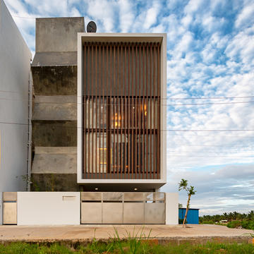 Gallery of Not So Big House / Sudaiva Studio  - 1