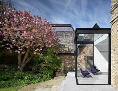 Frog Castle / Scott Donald Architecture