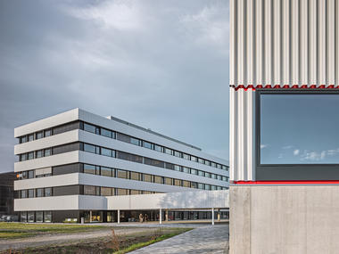 Gallery of WIN4 Sports Centre / EM2N  - 13