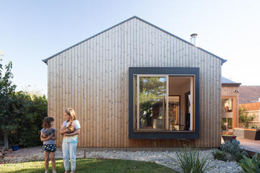 Gallery of Urban Barnyard House / Inbetween Architecture  - 1