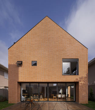 Casa CM / Arquea Arquitetos