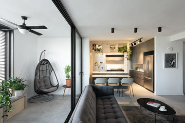 Gallery of Modern Urban Apartment in Tel Aviv / Studio Perri Interior Design  - 3