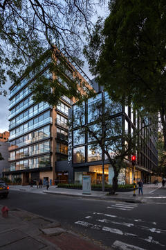 Gallery of 80-ONCE Business & Living / Sestral S.A  - 13