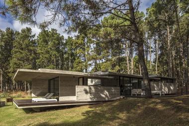 Galería de Casa Bosque / Besonias Almeida Arquitectos  - 11