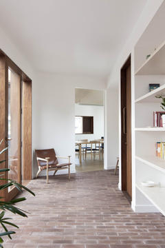 Gallery of Three Piece House / TRIAS  - 14
