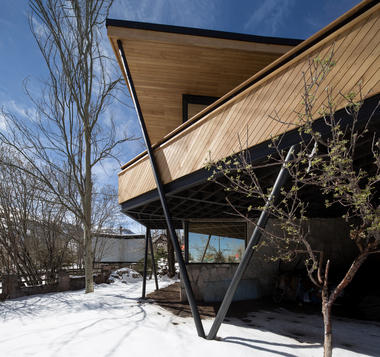 Gallery of Los Cóndores Retreat / Duque Motta & AA  - 1
