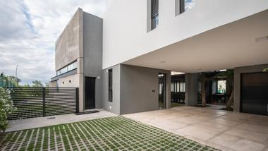 Galería de Casa Cientocinco / JAMStudio arquitectos + Ivanna Cresta  - 23