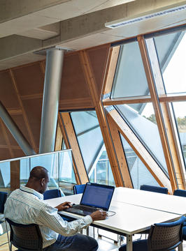 Galería de Universidad de Coventry, Facultad de Ingeniería y Computación / Arup Associates  - 10