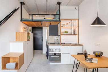 Hermes City Plaza / Standard Studio