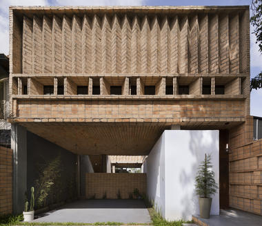 Gallery of María Emilia House / Mínimo Común Arquitectura  - 1
