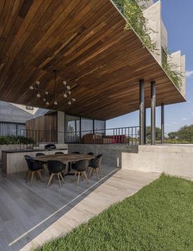 Gallery of Casa deLunna / REIMS 502  - 7