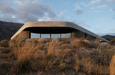 Casa anillo / decaARCHITECTURE