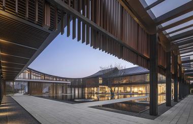 Gallery of Jiangnan Courtyard / PTArchitects  - 14