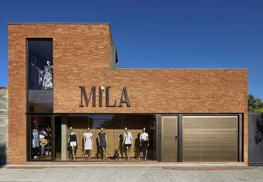Mila Showroom / David Guerra Arquitetura e Interiores