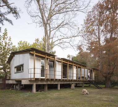 Dique Luján House / FRAM arquitectos