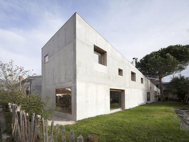 Casa ALY / MORE Architecture