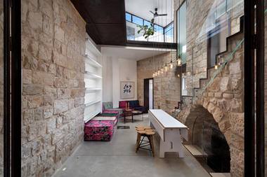 Galería de Casa Vertical de Piedra / HENKIN SHAVIT Architecture & Design  - 8