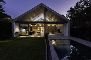 Gallery of Extruded House / MCK Architecture & Interiors  - 1