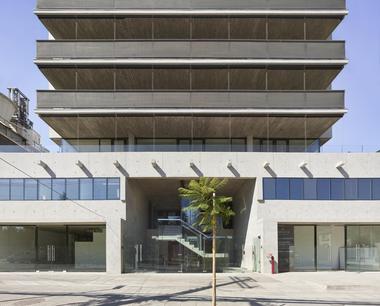 Edificio Las Lilas / Izquierdo Lehmann