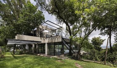 Gallery of Hillside House / BAUEN  - 2