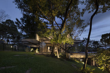 Gallery of Hillside House / BAUEN  - 20