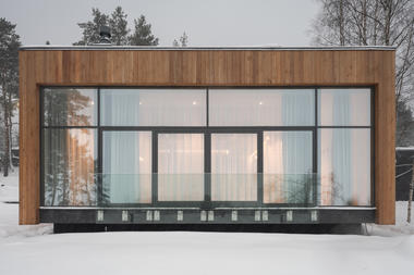 House on the bank  / Aleksandr Mochalov