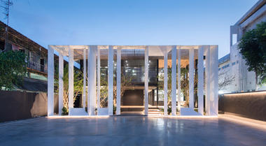 Gallery of Intelligent Building / Octane architect & design  - 1