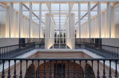Mercer 酒店，加强平面轴向性 / Cruz y Ortiz Arquitectos 