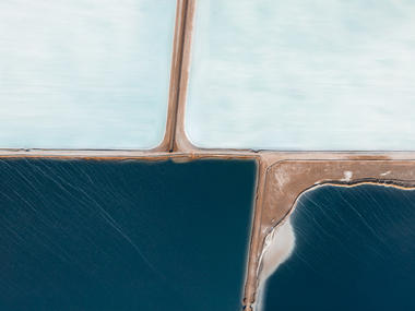 Galería de La belleza de los paisajes de sal marina vistos desde el cielo  - 2
