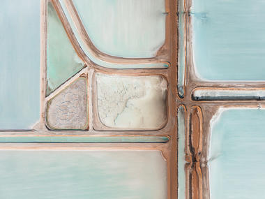 Galería de La belleza de los paisajes de sal marina vistos desde el cielo  - 8